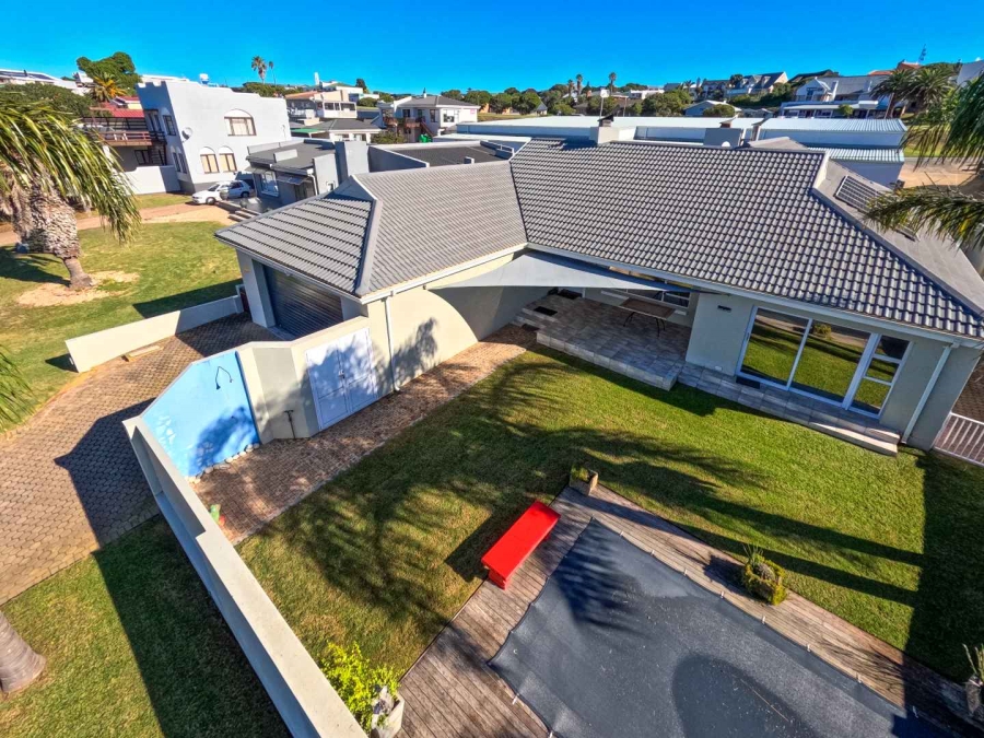 3 Bedroom Property for Sale in Stilbaai Wes Western Cape